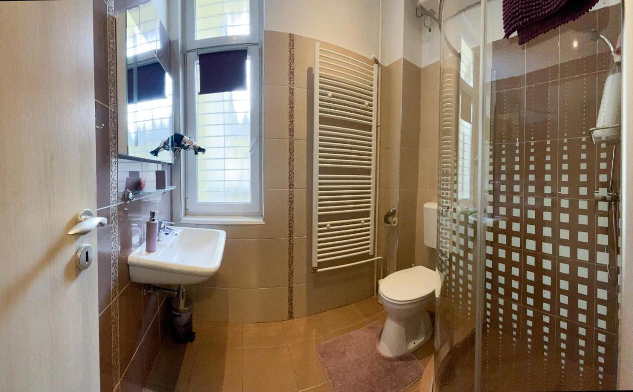 Abt Apartments Karoly Budapest Luaran gambar